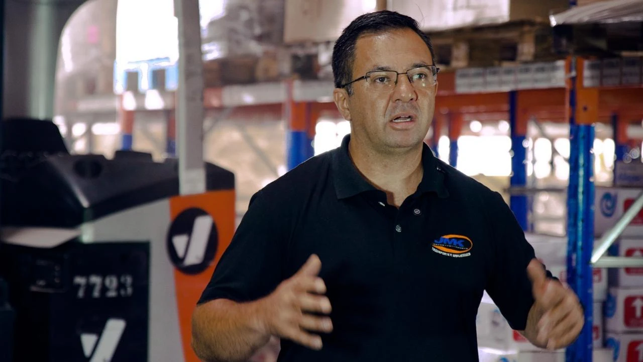 Liderança da JMK no armazém